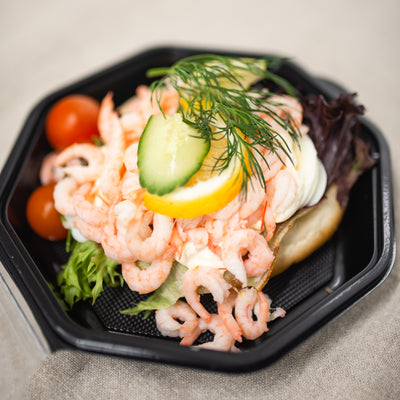 Näringsrik matlåda med räkor, citron och dill