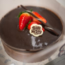 En vacker chokladtårta från Hemköp, perfekt för chokladälskare.